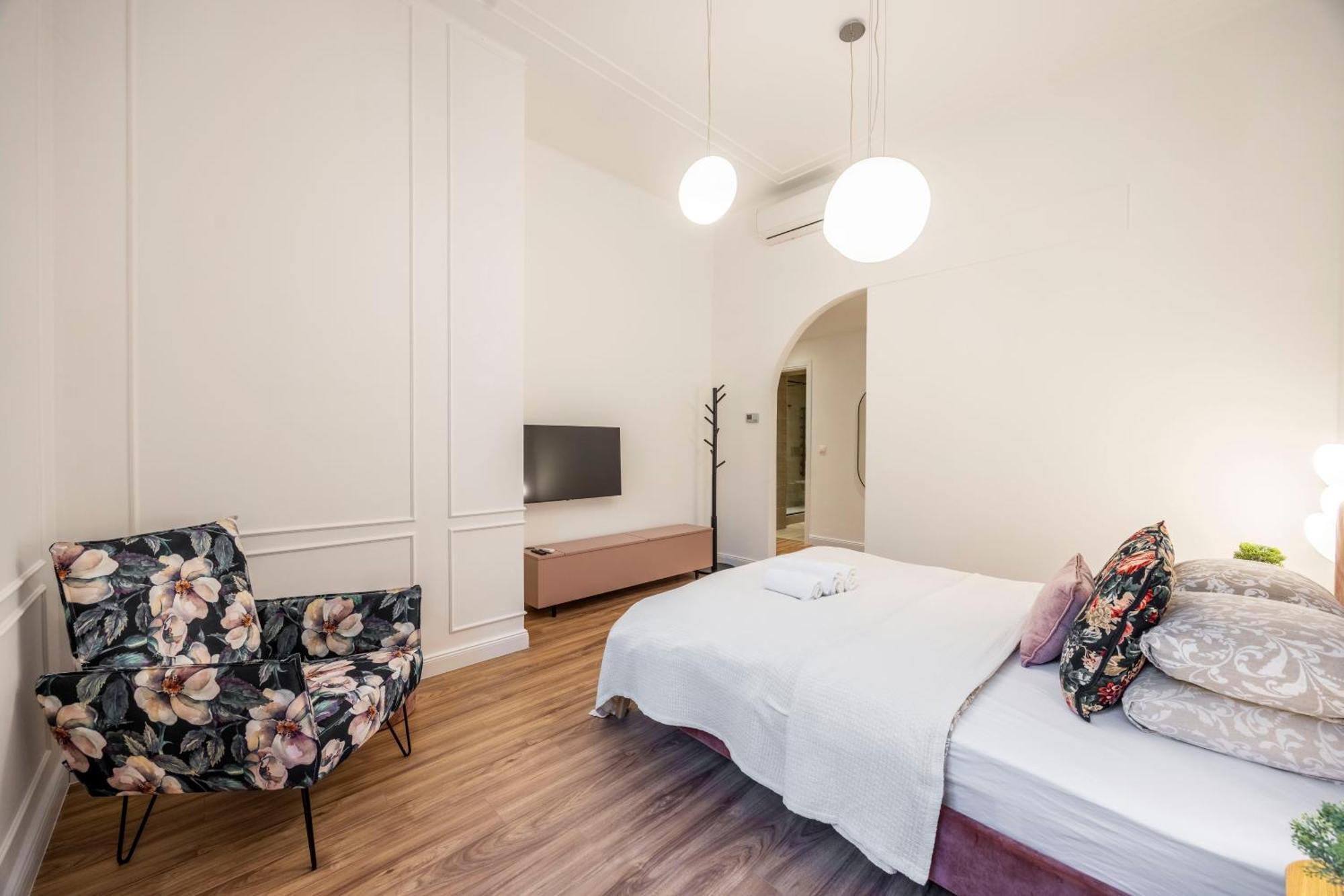 Clark & Chain Charm Grand With Castle View Apartment Budapest